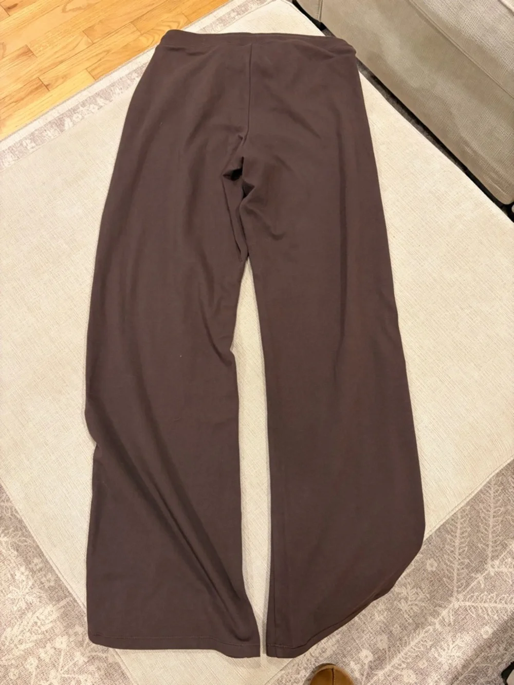 Aritzia Homestretch smooth vibe pant in brown size small NWOT - Picture 7 of 8